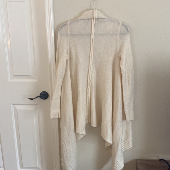 Forever 21 - Size Large - Cream Cardigan - Picture 3 of 3